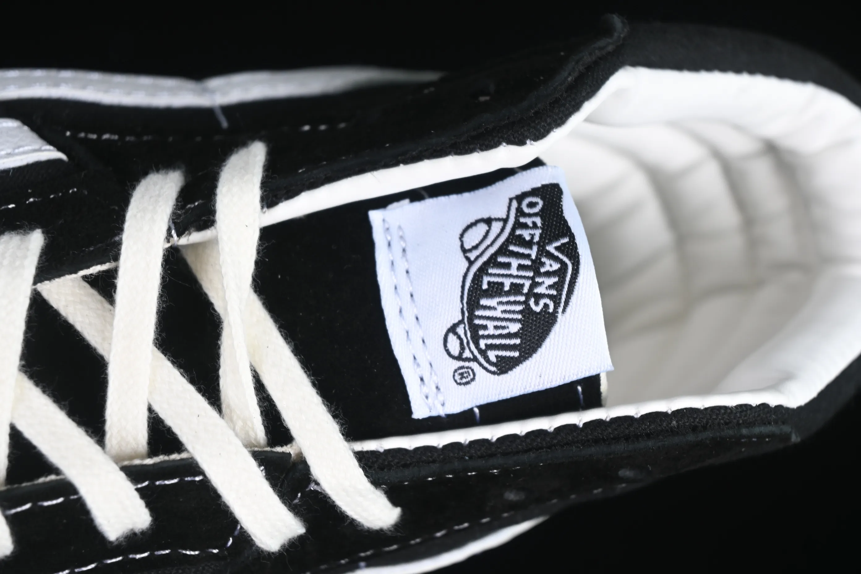 All categories Vans Vans series Vans Hi Vans high-top Vans Clash The Wall Vans fashion high-top casual sneakers VN000CNKBA2